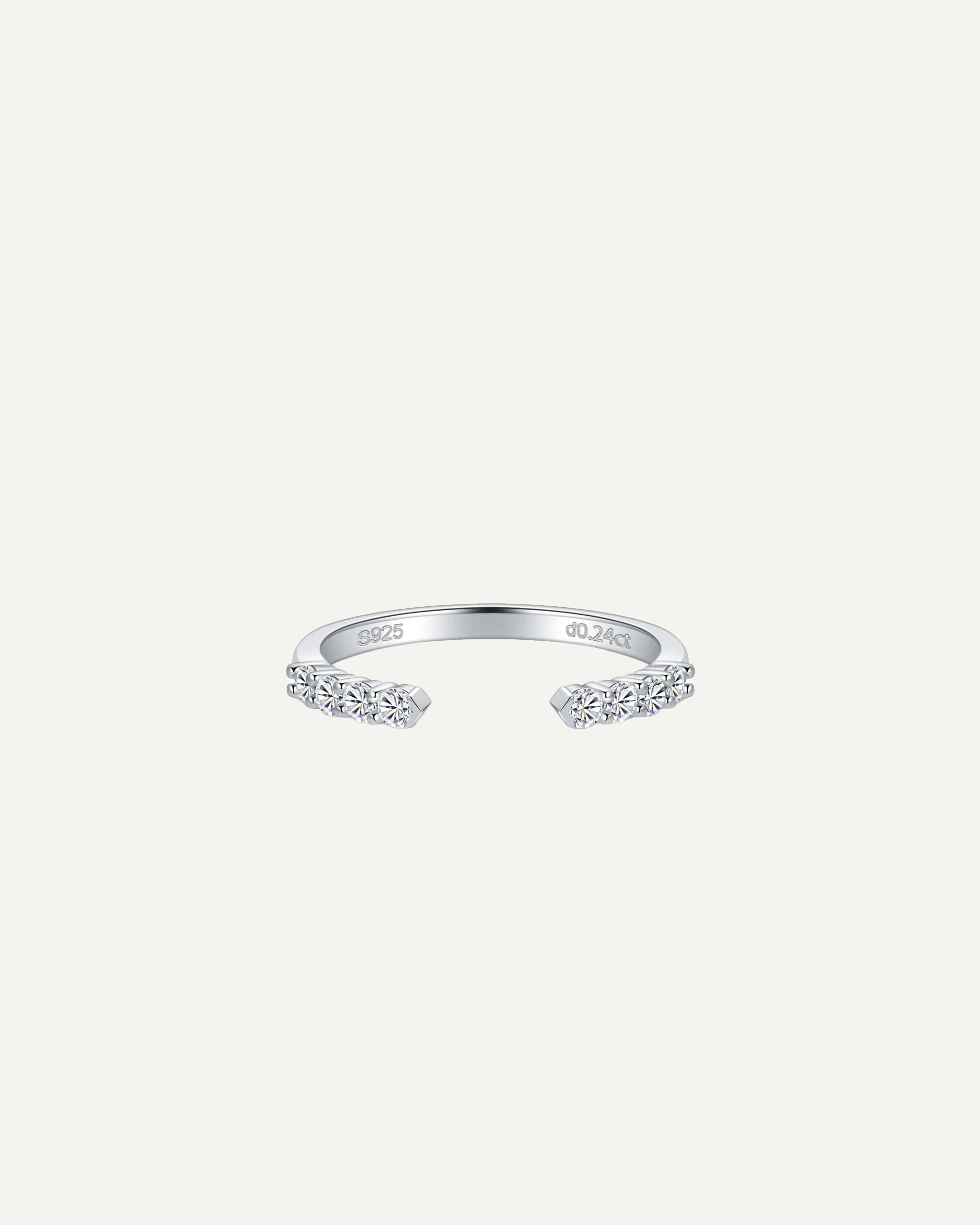 Anillo Laura de moissanita con banda abierta